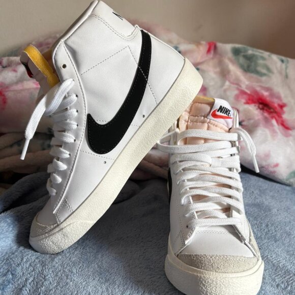 Nike Blazers - Picture 1 of 4